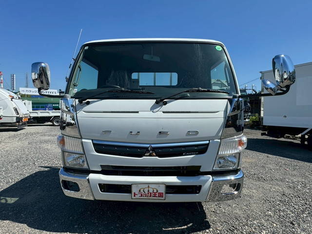 三菱ふそうキャンター平ボディ小型（2t・3t）[写真09]