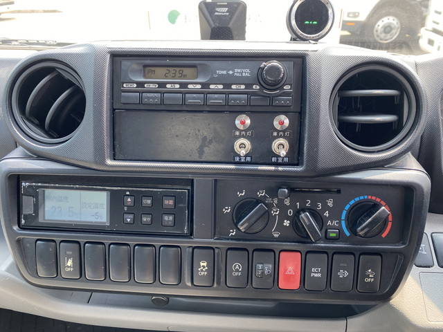 日野デュトロ冷凍車（冷蔵車）小型（2t・3t）[写真11]