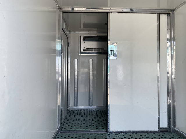 日野デュトロ冷凍車（冷蔵車）小型（2t・3t）[写真08]