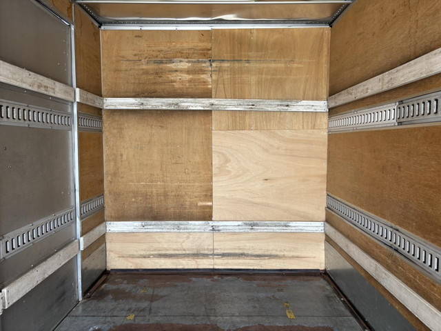 いすゞエルフアルミバン小型（2t・3t）[写真11]