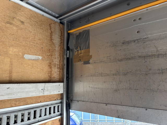 いすゞエルフアルミバン小型（2t・3t）[写真15]