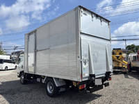 いすゞエルフアルミバン小型（2t・3t）[写真02]