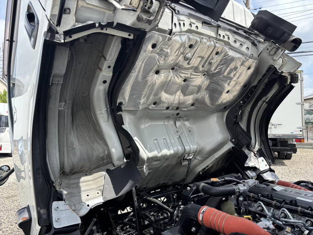 いすゞエルフアルミバン小型（2t・3t）[写真31]