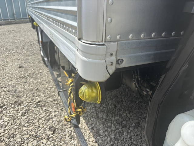 いすゞエルフアルミバン小型（2t・3t）[写真34]