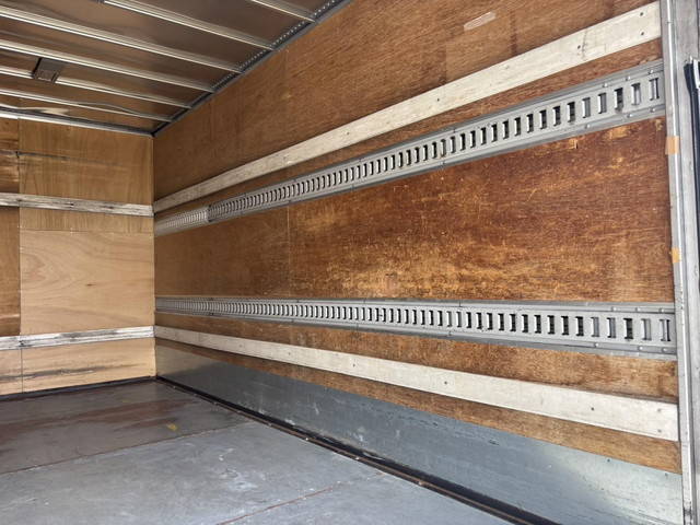 いすゞエルフアルミバン小型（2t・3t）[写真08]