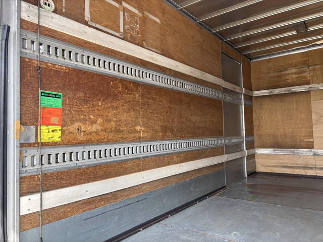 いすゞエルフアルミバン小型（2t・3t）[写真09]