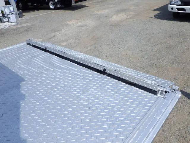 トヨタダイナアルミバン小型（2t・3t）[写真28]