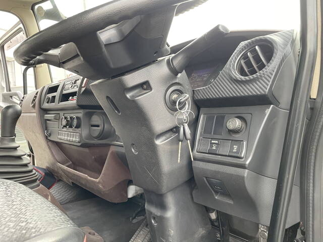 日野レンジャークレーン4段中型（4t）[写真35]