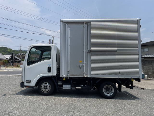 いすゞエルフアルミバン小型（2t・3t）[写真03]