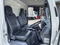 いすゞエルフアルミバン小型（2t・3t）[写真32]