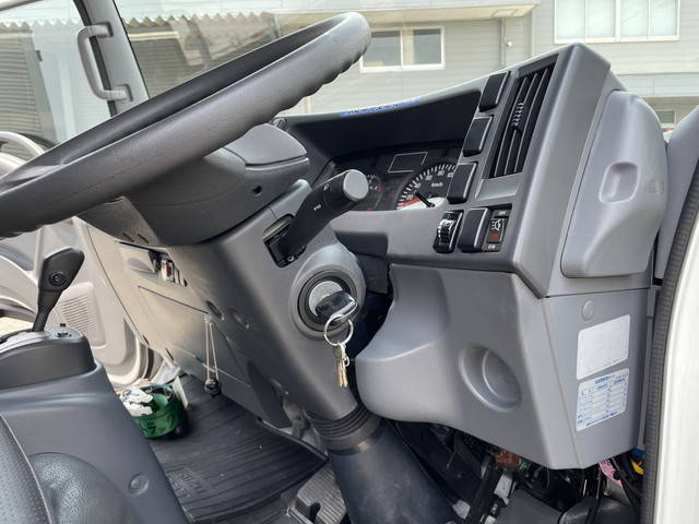 いすゞエルフアルミバン小型（2t・3t）[写真33]