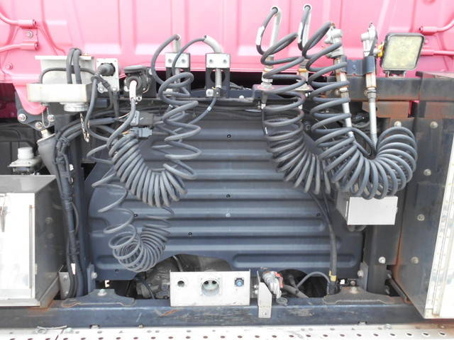 日野プロフィアトレーラーヘッド（トラクターヘッド）大型（10t）[写真10]