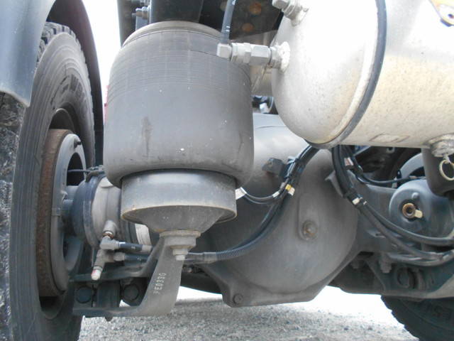 日野プロフィアトレーラーヘッド（トラクターヘッド）大型（10t）[写真22]