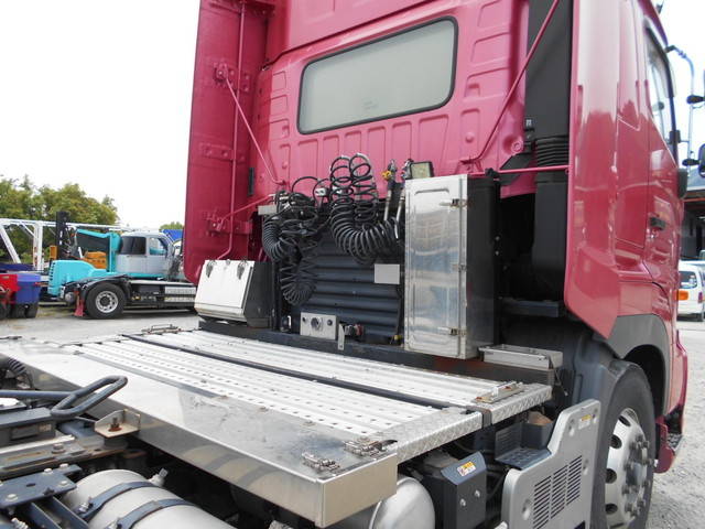 日野プロフィアトレーラーヘッド（トラクターヘッド）大型（10t）[写真09]