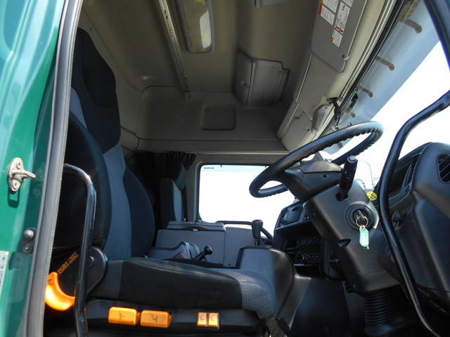 日野プロフィアトレーラーヘッド（トラクターヘッド）大型（10t）[写真23]