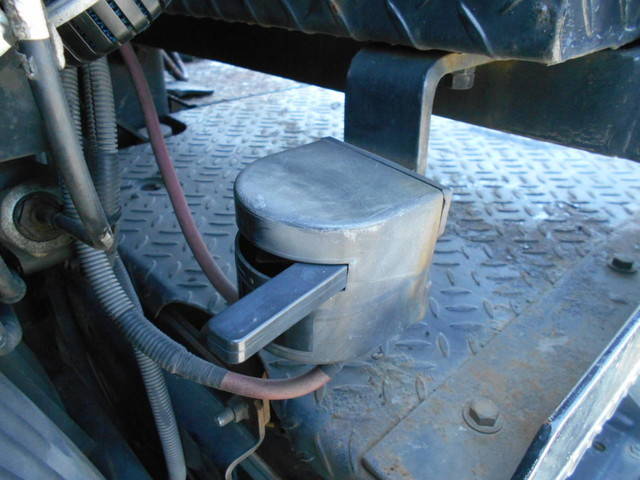 日野プロフィアトレーラーヘッド（トラクターヘッド）大型（10t）[写真09]