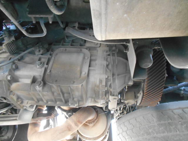 日野プロフィアトレーラーヘッド（トラクターヘッド）大型（10t）[写真21]