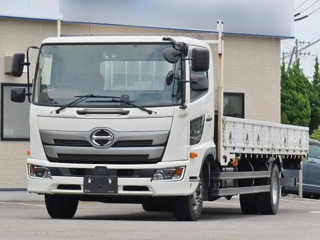 日野レンジャー平ボディ増トン（6t・8t）[写真01]