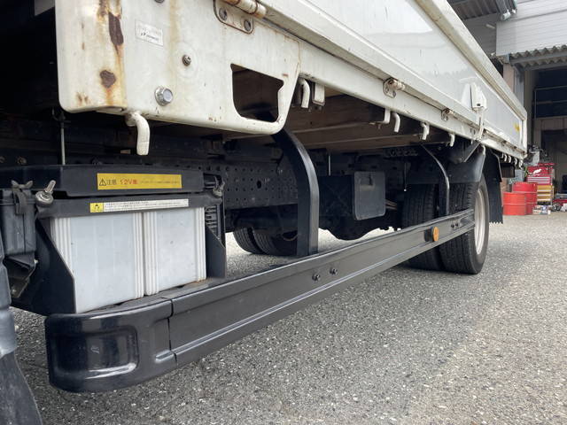 三菱ふそうキャンター平ボディ小型（2t・3t）[写真17]