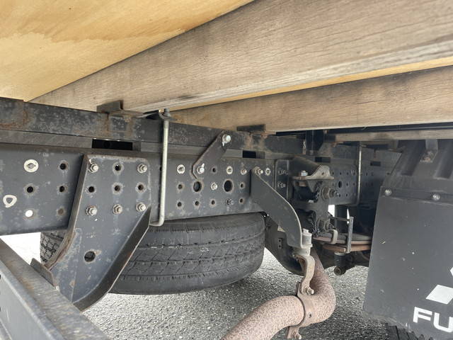 三菱ふそうキャンター平ボディ小型（2t・3t）[写真20]