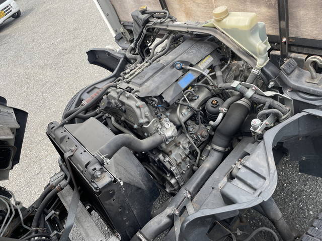 三菱ふそうキャンター平ボディ小型（2t・3t）[写真23]