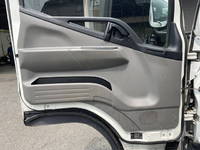 三菱ふそうキャンター平ボディ小型（2t・3t）[写真28]