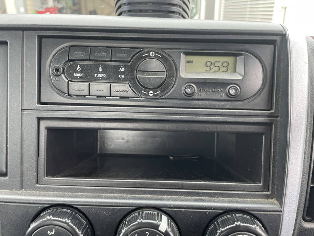 三菱ふそうキャンター平ボディ小型（2t・3t）[写真36]