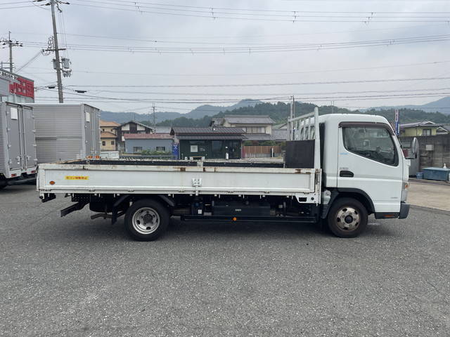 三菱ふそうキャンター平ボディ小型（2t・3t）[写真06]