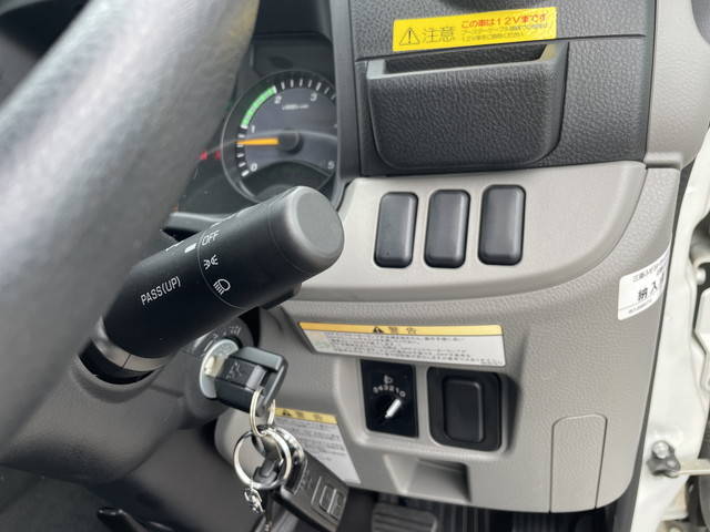 三菱ふそうキャンター平ボディ小型（2t・3t）[写真37]