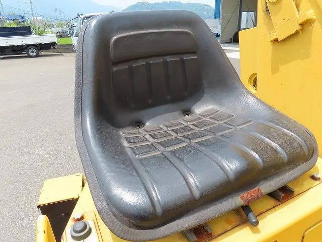 三菱ふそうキャンター穴掘建柱車小型（2t・3t）[写真16]