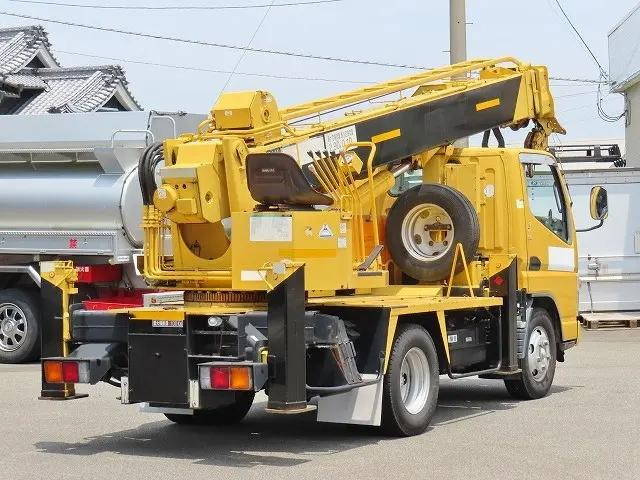 三菱ふそうキャンター穴掘建柱車小型（2t・3t）[写真02]