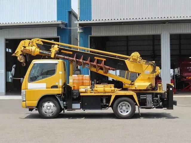 三菱ふそうキャンター穴掘建柱車小型（2t・3t）[写真03]