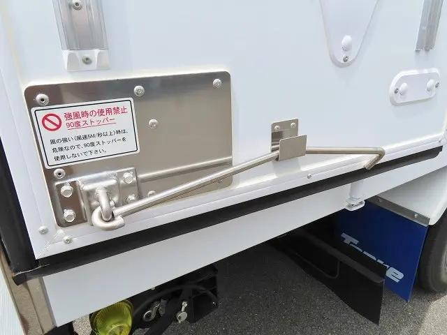 日野デュトロ冷凍車（冷蔵車）小型（2t・3t）[写真23]