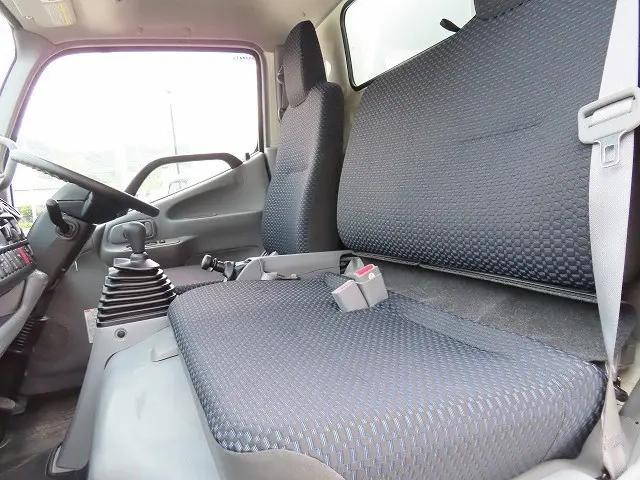 日野デュトロ冷凍車（冷蔵車）小型（2t・3t）[写真32]