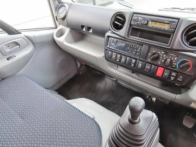 日野デュトロ冷凍車（冷蔵車）小型（2t・3t）[写真35]