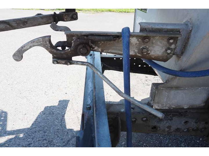 いすゞエルフミキサー車（コンクリートミキサー）小型（2t・3t）[写真19]