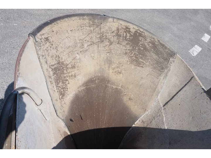 いすゞエルフミキサー車（コンクリートミキサー）小型（2t・3t）[写真22]