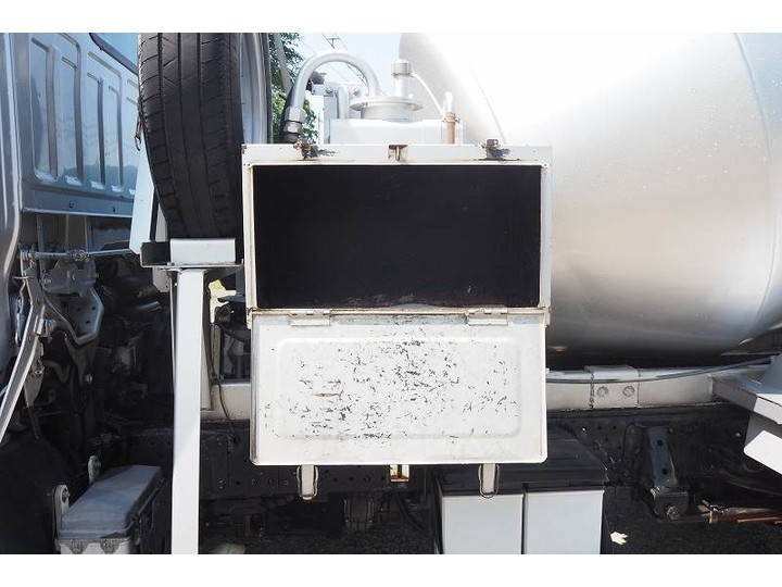 いすゞエルフミキサー車（コンクリートミキサー）小型（2t・3t）[写真09]