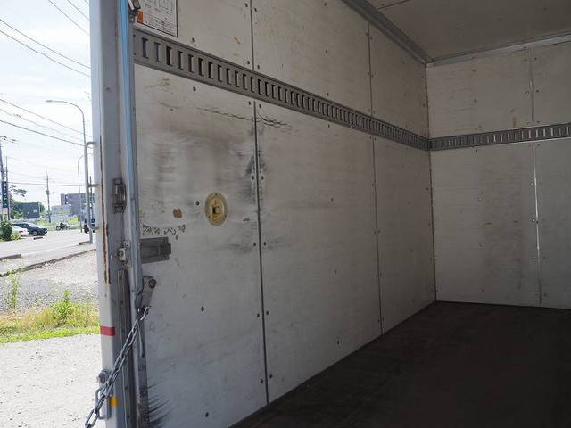 いすゞエルフパネルバン小型（2t・3t）[写真12]