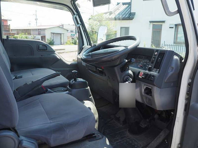 いすゞエルフパネルバン小型（2t・3t）[写真30]