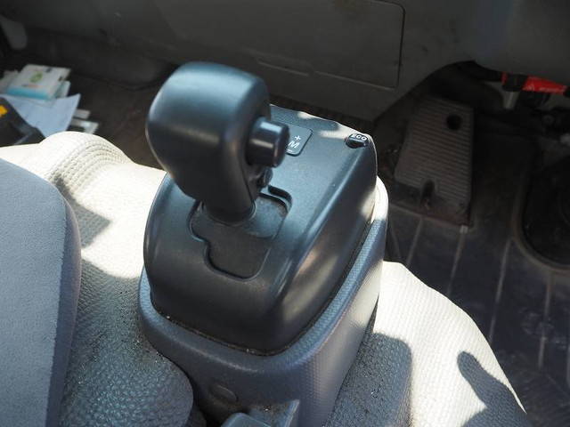 いすゞエルフパネルバン小型（2t・3t）[写真33]