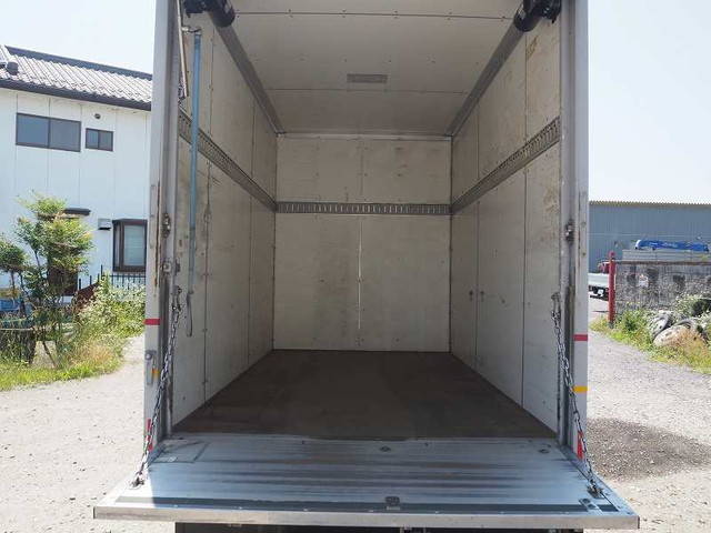 いすゞエルフパネルバン小型（2t・3t）[写真09]