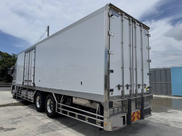 日野プロフィア冷凍車（冷蔵車）大型（10t）[写真02]