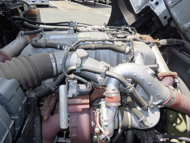 いすゞギガアルミウイング大型（10t）[写真14]