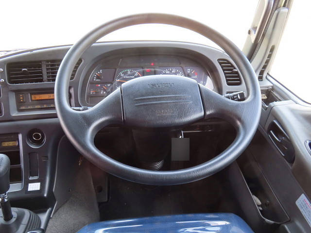 いすゞギガアルミウイング大型（10t）[写真18]