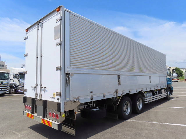 いすゞギガアルミウイング大型（10t）[写真02]