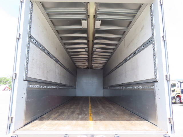 いすゞギガアルミウイング大型（10t）[写真26]