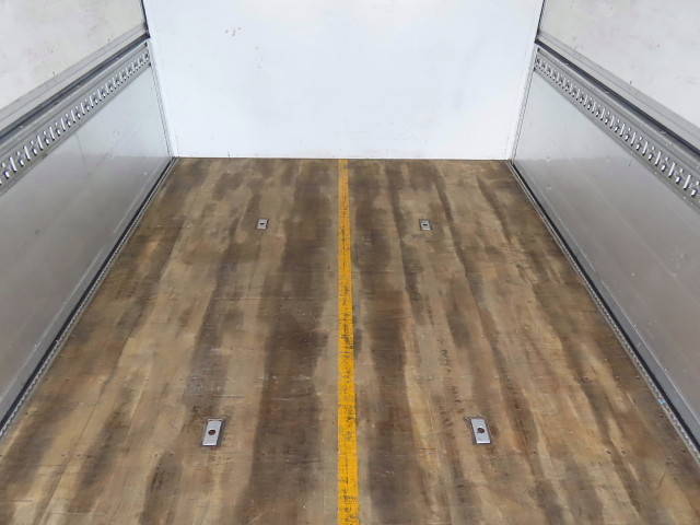 いすゞギガアルミウイング大型（10t）[写真27]