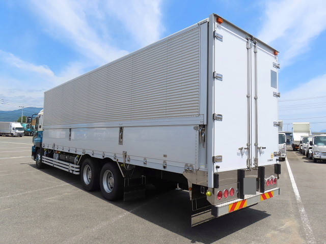 いすゞギガアルミウイング大型（10t）[写真04]