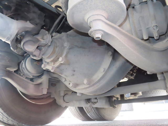 いすゞギガアルミウイング大型（10t）[写真08]